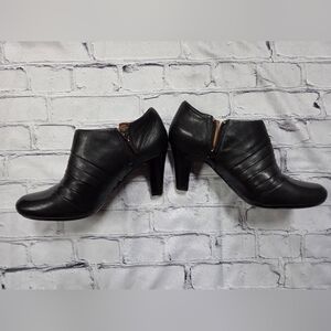 Clarks High Heeled Shoes In Black 8 1/2M